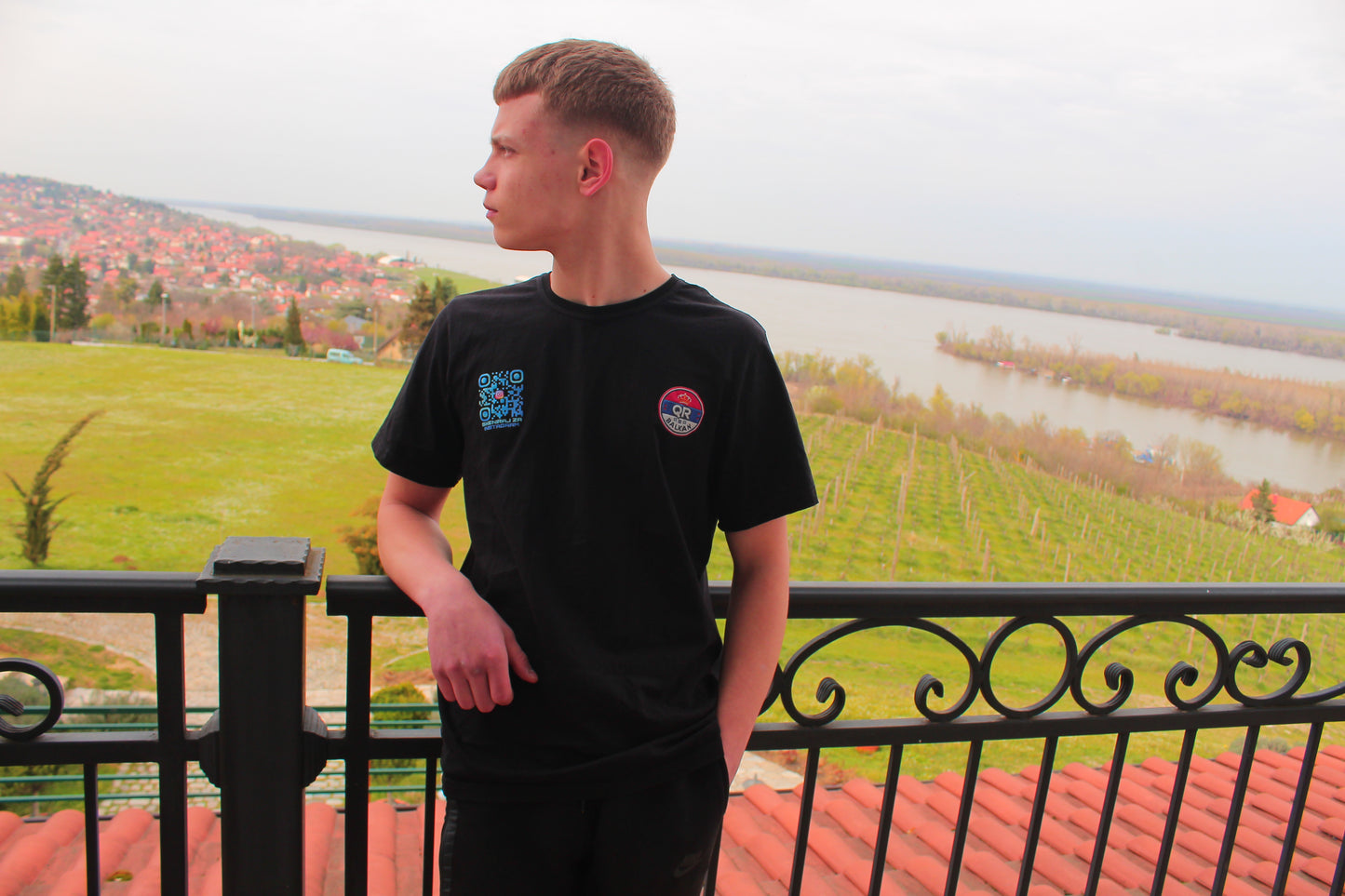 🩵SVETLO PLAVI - PLAVI💙/QR KOD OVERSIZE CRNA MAJICA UNISEX