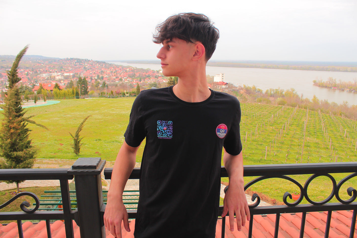 💙PLAVO - ROZE💜/QR KOD OVERSIZE CRNA MAJICA UNISEX