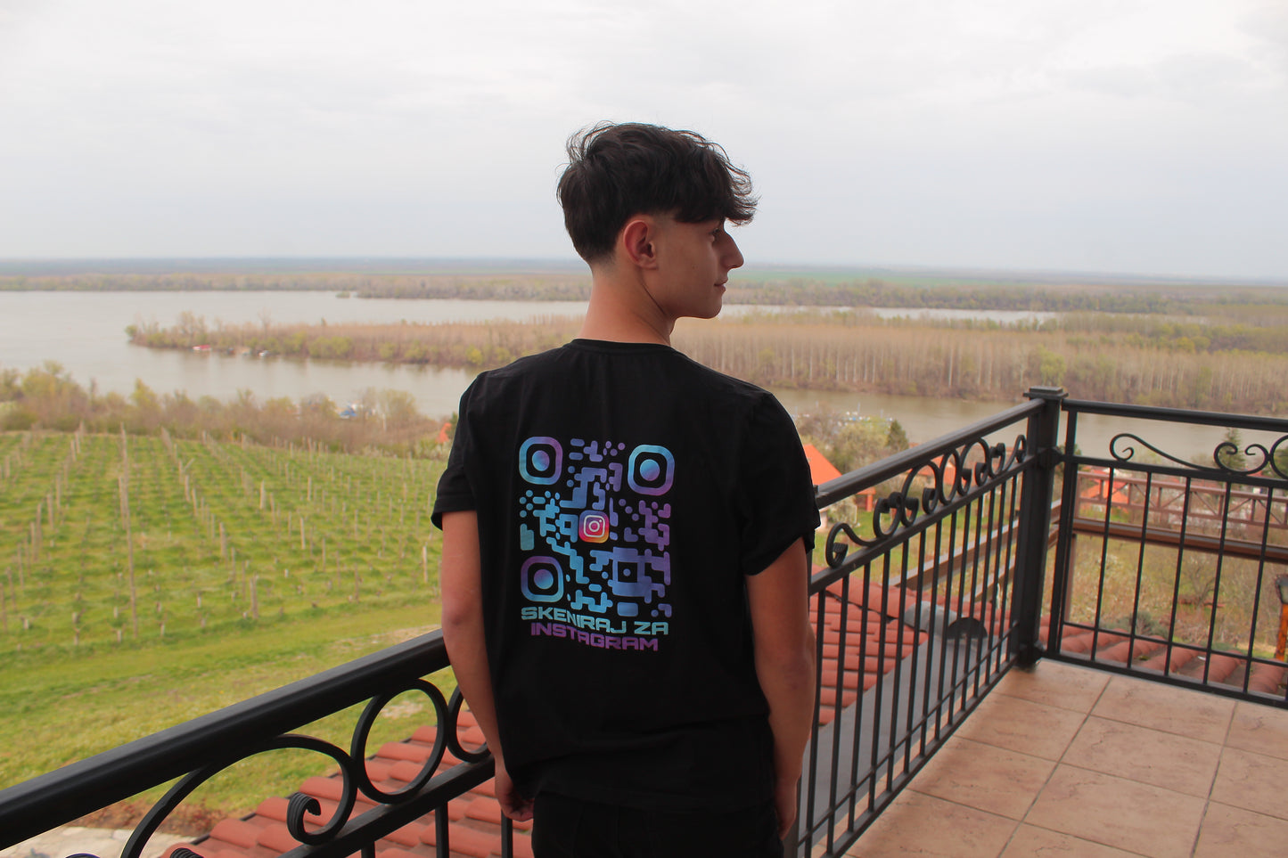 💙PLAVO - ROZE💜/QR KOD OVERSIZE CRNA MAJICA UNISEX