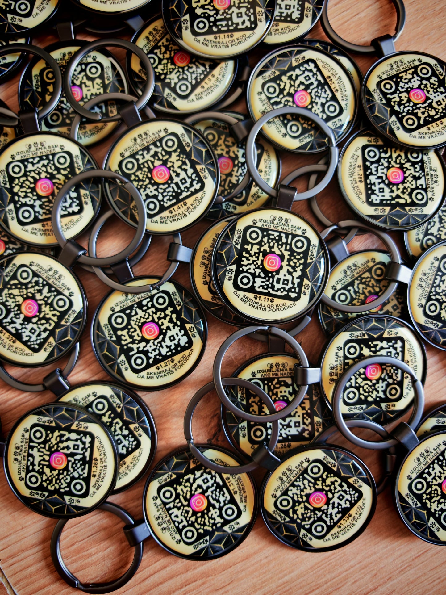 "NOVO" IZGUBLJENA ŠAPICA PRIVEZAK – DIGITALNA LIČNA KARTA ZA LJUBIMCE, SA PODACIMA VLASNIKA