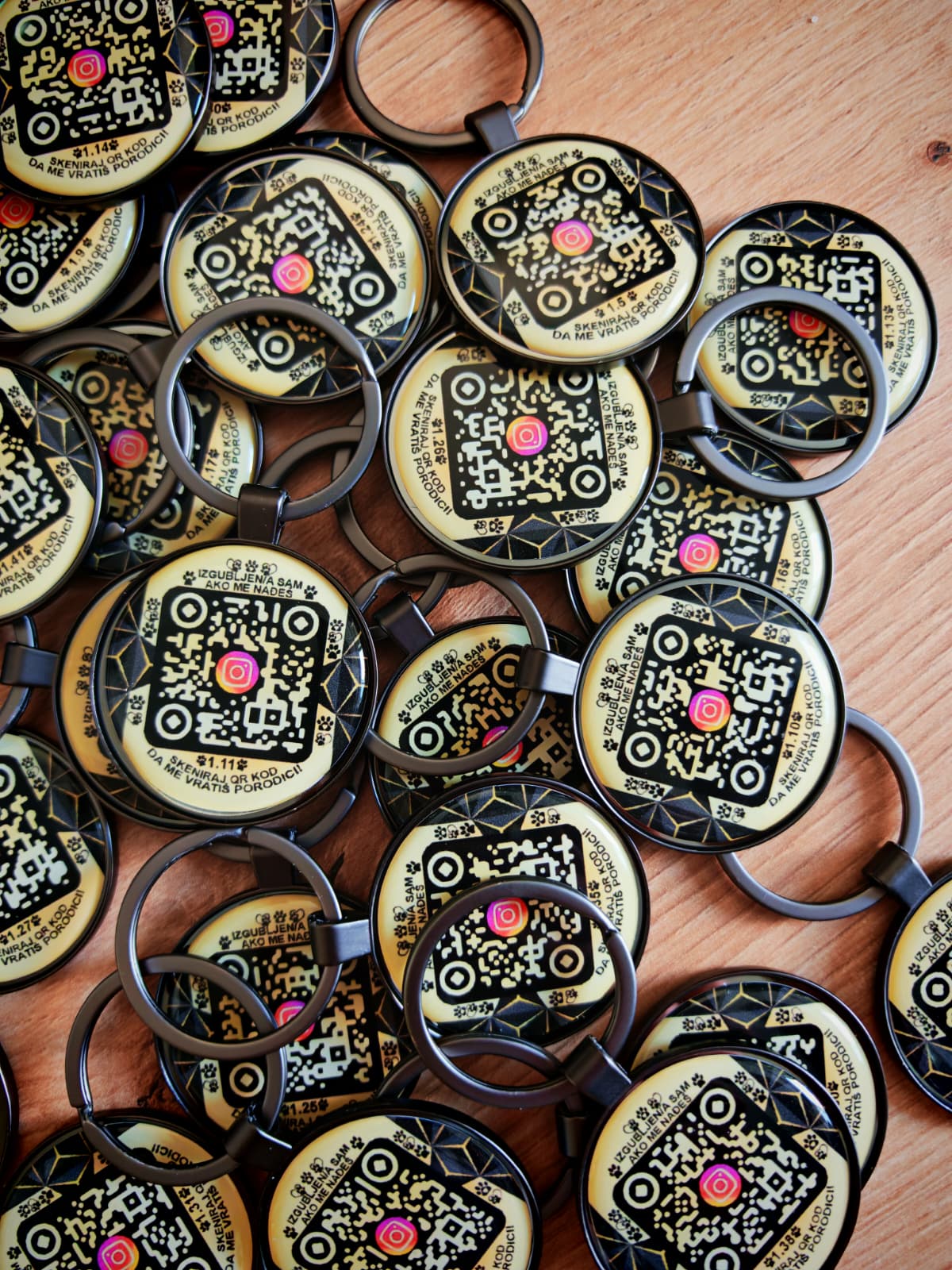 "NOVO" IZGUBLJENA ŠAPICA PRIVEZAK – DIGITALNA LIČNA KARTA ZA LJUBIMCE, SA PODACIMA VLASNIKA